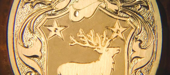 gravure main chevalière